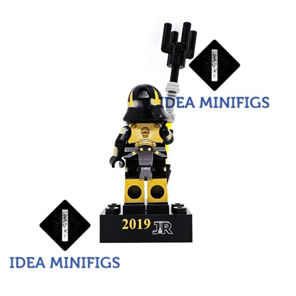 Battle Royale Classic Gold King Custom UV Print on Lego Minifigure - Picture 2 of 4